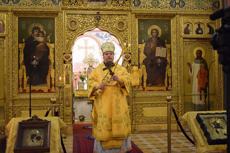 Архиерейские богослужения в Неделю 6-ю по Пятидесятнице