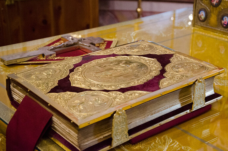 «Красуйся, светися, Русь Православная, лучами Креста!»