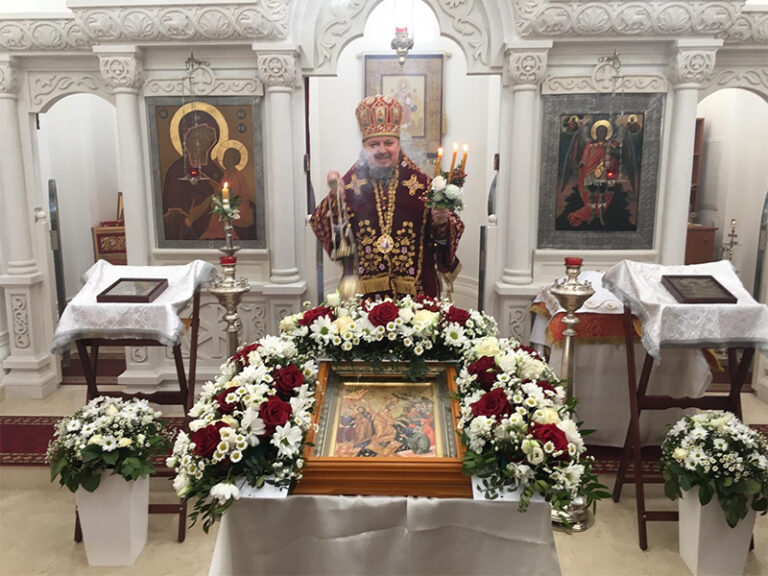 Епископ Кафский Алексий совершил Божественную Литургию в Лаа ан дер Тайя