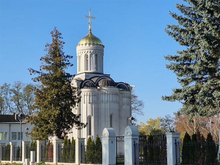 Епископ Венский и Австрийский Алексий совершил Литургию в Лаа ан дер Тайя