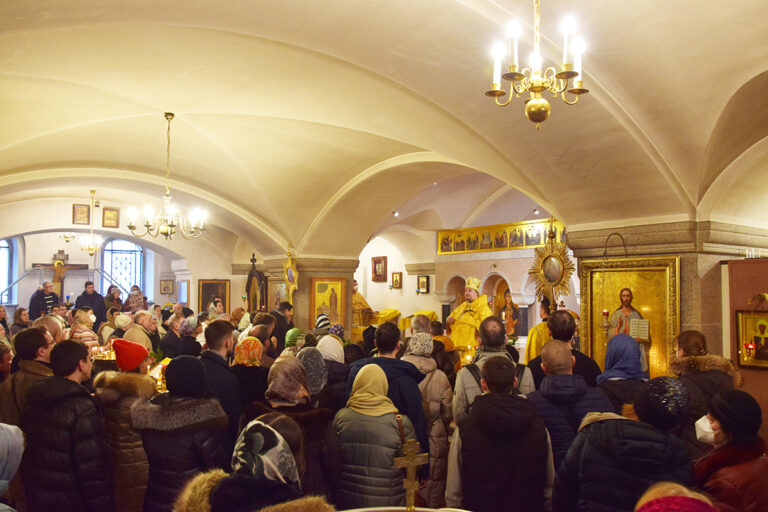 Божественная Литургия в Неделю 26-ю по Пятидесятнице