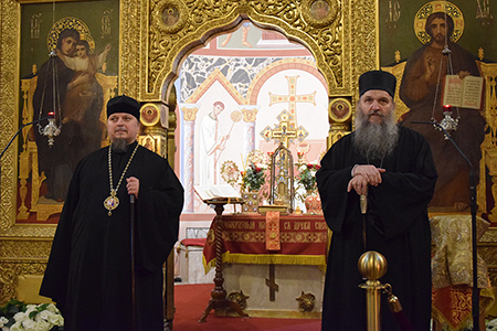 В праздник Светлого Христова Воскресения епископ Алексий совершил Пасхальную великую вечерню Свято-Николаевском кафедральном соборе