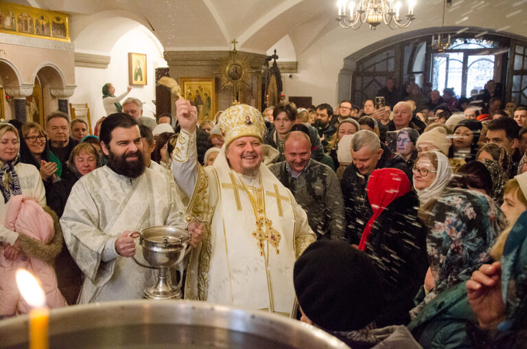 В праздник Крещения Господня Преосвященнейший епископ Алексий совершил Литургию в Кафедральном соборе в Вене