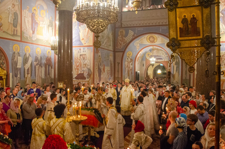 В праздник Светлого Христова Воскресения Преосвященнеший епископ Венский и Австрийский Алексий возглавил торжественное богослужение в кафедральном соборе