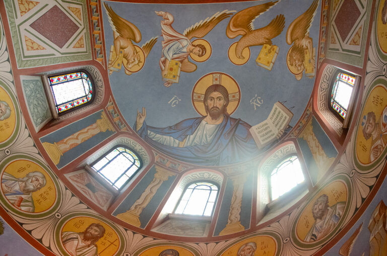 В Неделю 3-ю по Пасхе епископ Алексий совершил Литургию в Кафедральном соборе в Вене