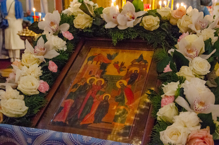 В праздник Введения во храм Пресвятой Богородицы епископ Алексий совершил Литургию в Кафедральном соборе Свт. Николая в Вене