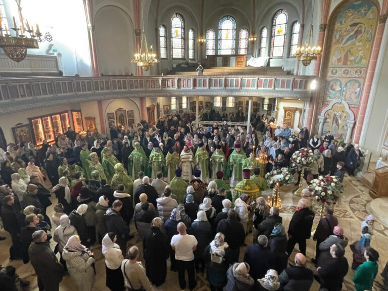 Епископ Венский и Австрийский Алексий принял участие в богослужении по случаю престольного праздника храма св. прав. Иоанна Кронштадтского в Гамбурге