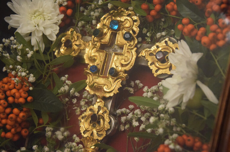 Епископ Алексий совершил Божественную Литургию в Неделю по Воздвижении