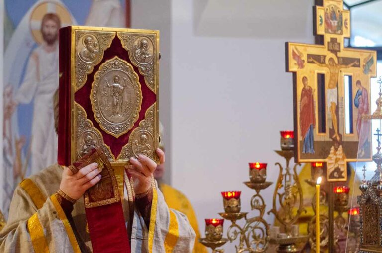 Епископ Алексий совершил Божественную Литургию в Неделю 24-ю по Пятидесятнице